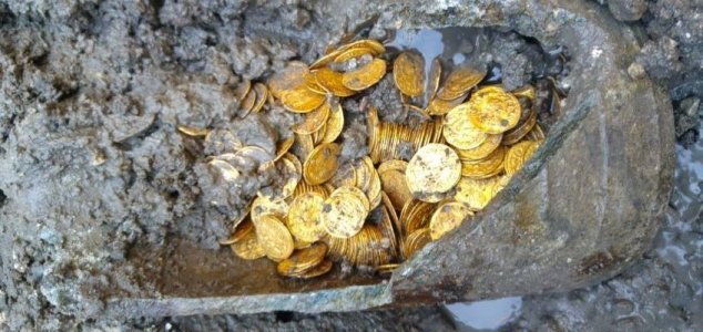Huge pot of gold found under Italian theater